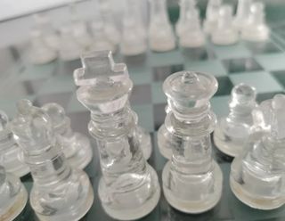 Ajedrez de Cristal Transparente