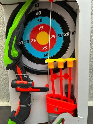 Arco e frecce giocattolo nuovi