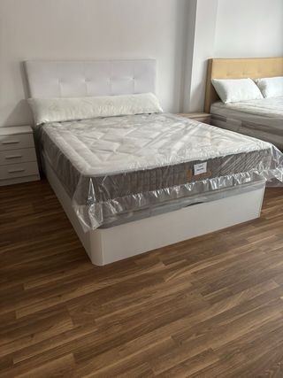 Canapés y colchones nuevos