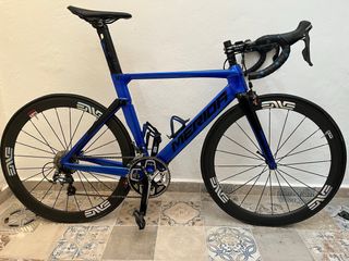 Bicicleta de carretera Merida azul