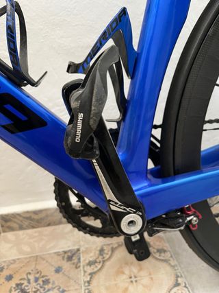 Bicicleta de carretera Merida azul