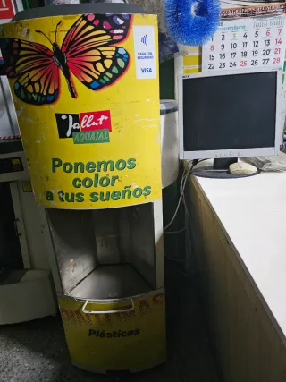 Máquina tintométrica de pinturas al agua + Regalo.