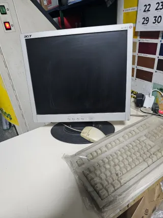 Máquina tintométrica de pinturas al agua + Regalo.