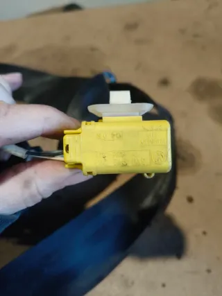 Cinturón Delantero Izquierdo VW Transporter T5