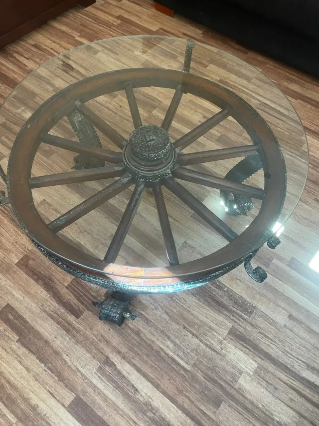 Mesa centro rueda madera y metal vintage
