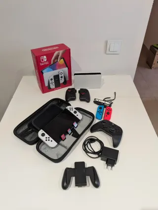 Nintendo Switch OLED Blanca y Negra