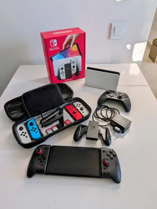 Nintendo Switch OLED Blanca y Negra