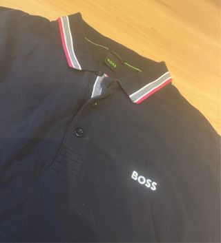 Polo BOSS Negro con Detalles