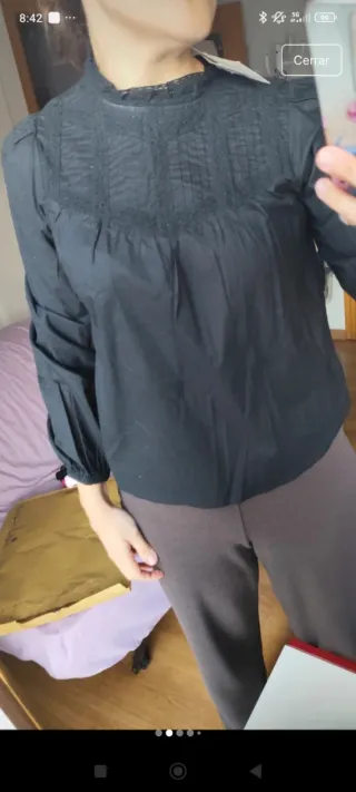 Camisa negra con encaje