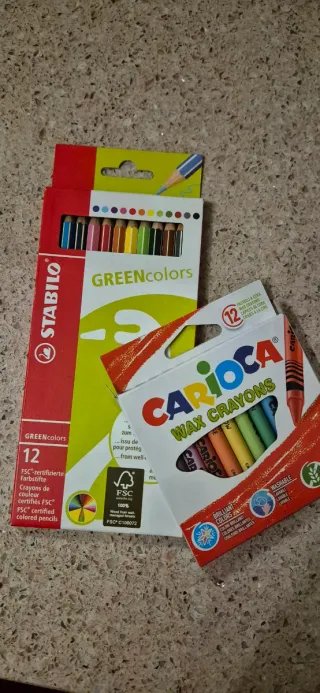 Matite colorate e pastelli a cera