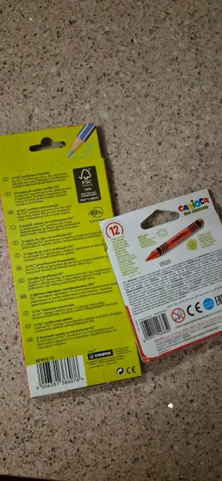 Matite colorate e pastelli a cera