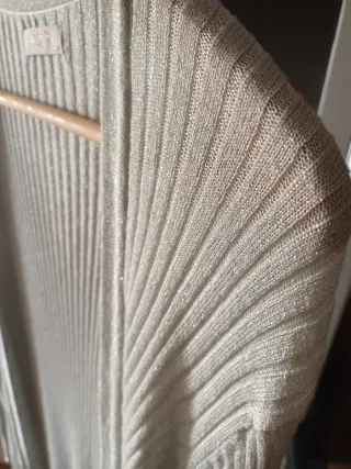 Chaqueta larga plateada con brillos