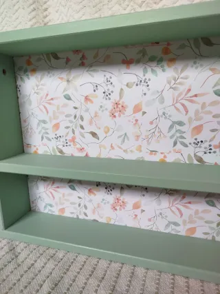 Estantería madera reciclada hecha a mano