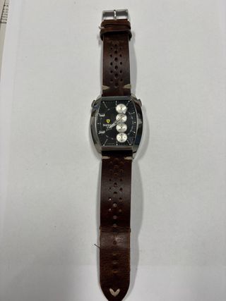 Orologio Ferrari con corona da rimontare