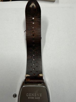 Orologio Ferrari con corona da rimontare