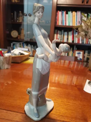 Figura Lladro Madre con Bebe