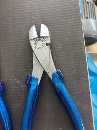 Alicates Gedore corte y planos