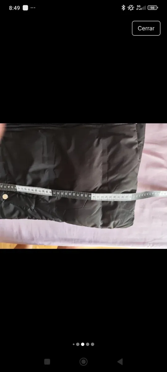 Chaleco acolchado negro con capucha