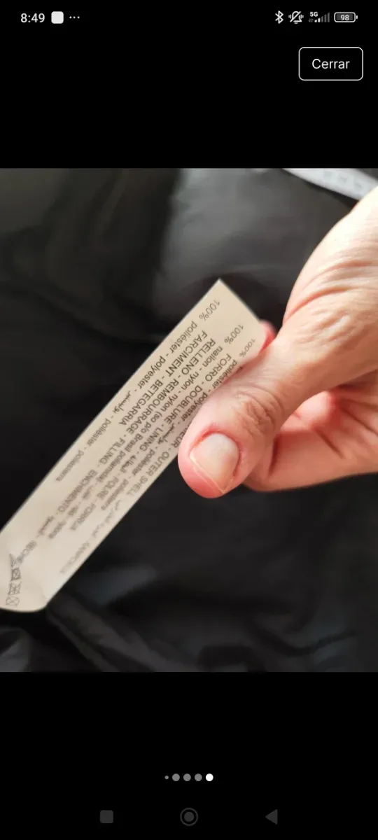 Chaleco acolchado negro con capucha