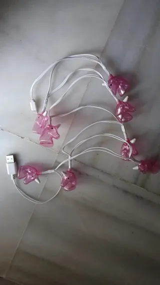 Cable iPhone con luces LED unicornio