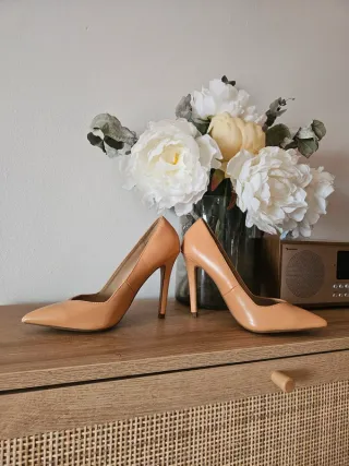 Zapatos de tacón Zara color beige/naranja