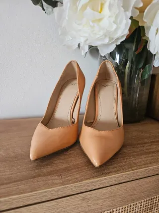 Zapatos de tacón Zara color beige/naranja