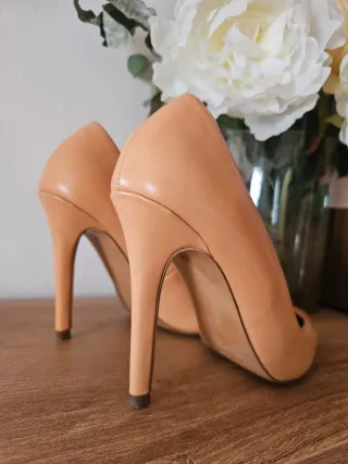 Zapatos de tacón Zara color beige/naranja