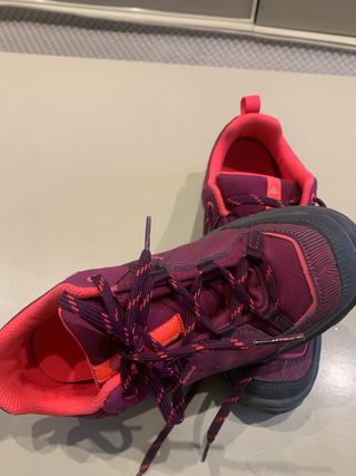 Botas montaña Decathlon Talla 36 sin usar