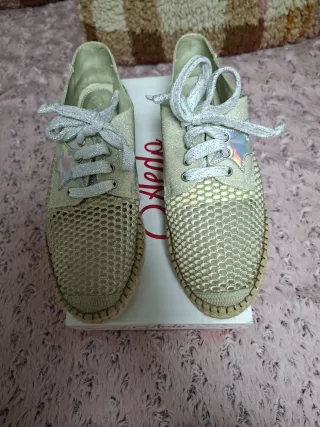 Zapatos dorados y plateados Aleda