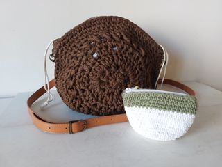 Monedero crochet verde y blanco