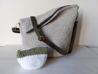 Monedero crochet verde y blanco