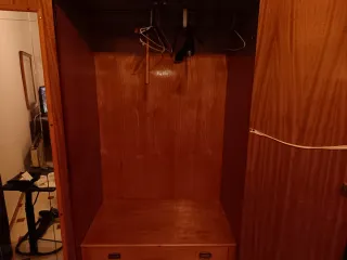 Armario antiguo de madera