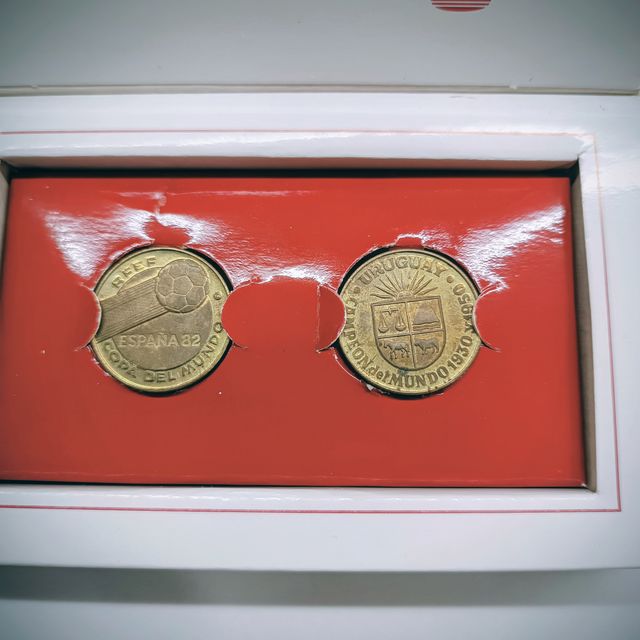 Colección Monedas Conmemorativas Mundial 82