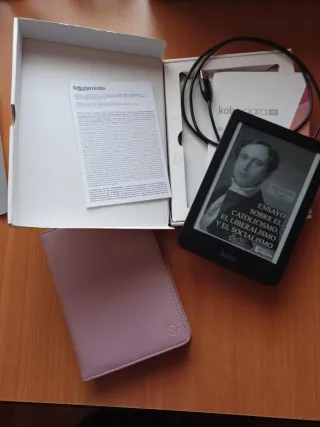 E-reader Kobo Clara HD Nero + Scatola e Custodia
