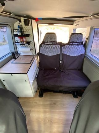 Volkswagen Caravelle tredline corto camperizada