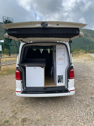 Volkswagen Caravelle tredline corto camperizada