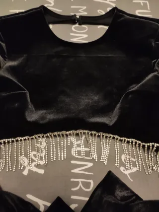 Top terciopelo Bershka con pedrería