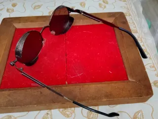 Occhiali da sole rotondi