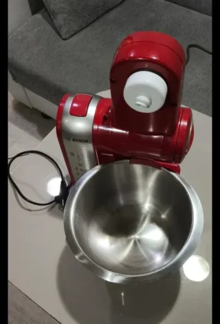 Robot de cocina Bosch rojo Mum 48R1