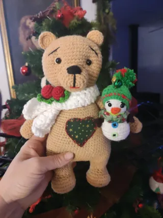 Osito Amigurumi Navideño con Muñeco Nieve