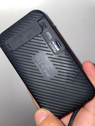 Altavoz Bluetooth OKOP Negro y Rojo