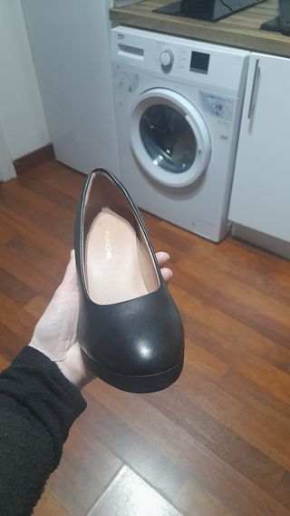 Zapatos de tacón elegantes Latouche negros