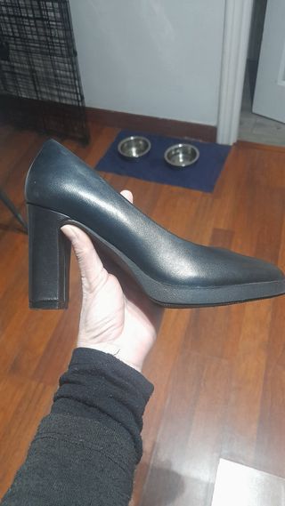 Zapatos de tacón elegantes Latouche negros