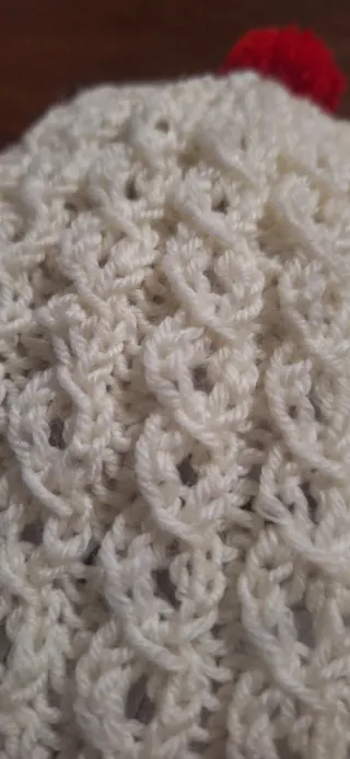 Cappello lana bimbo/bimba con pompon rosso