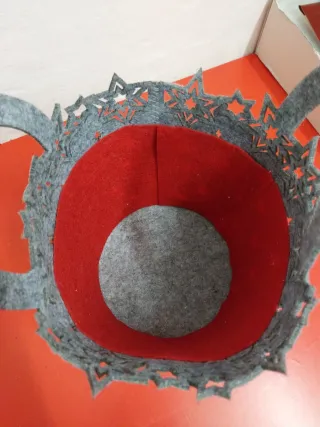 Cestino in panno decorato con stelle