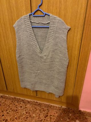 Chaleco gris de punto