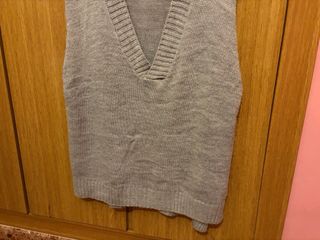 Chaleco gris de punto