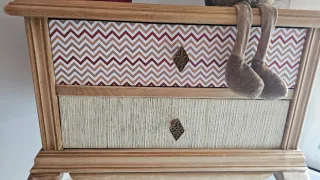 Mesita auxiliar vintage madera y tela