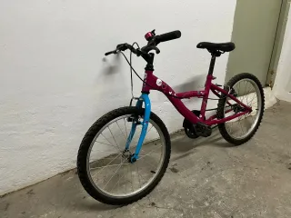 Bicicleta niña morada y azul