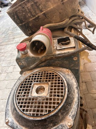 Pulidora de suelo satélite trifásica